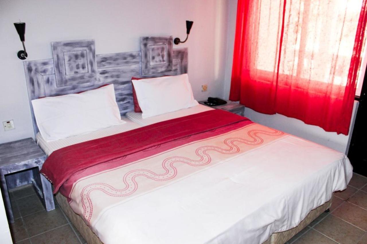 Sarges Hotel Serrekunda Dış mekan fotoğraf