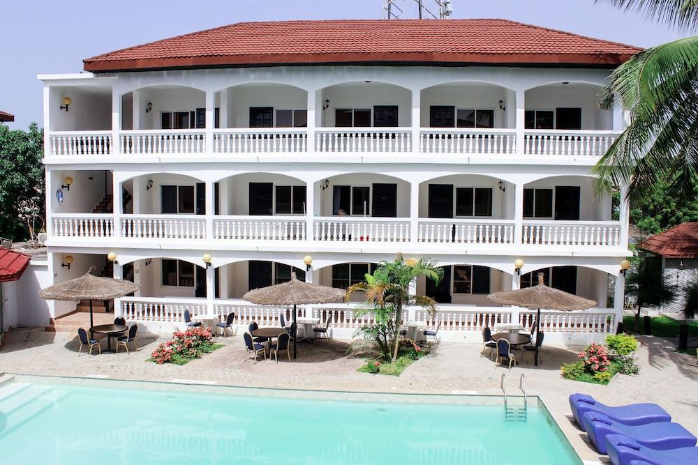 Sarges Hotel Serrekunda Dış mekan fotoğraf