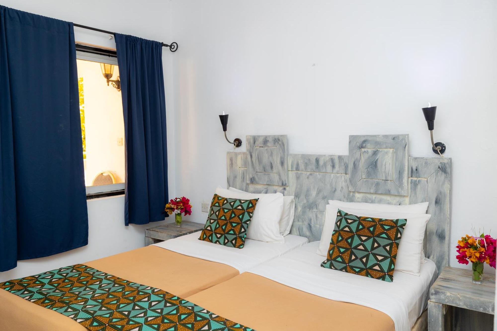 Sarges Hotel Serrekunda Dış mekan fotoğraf