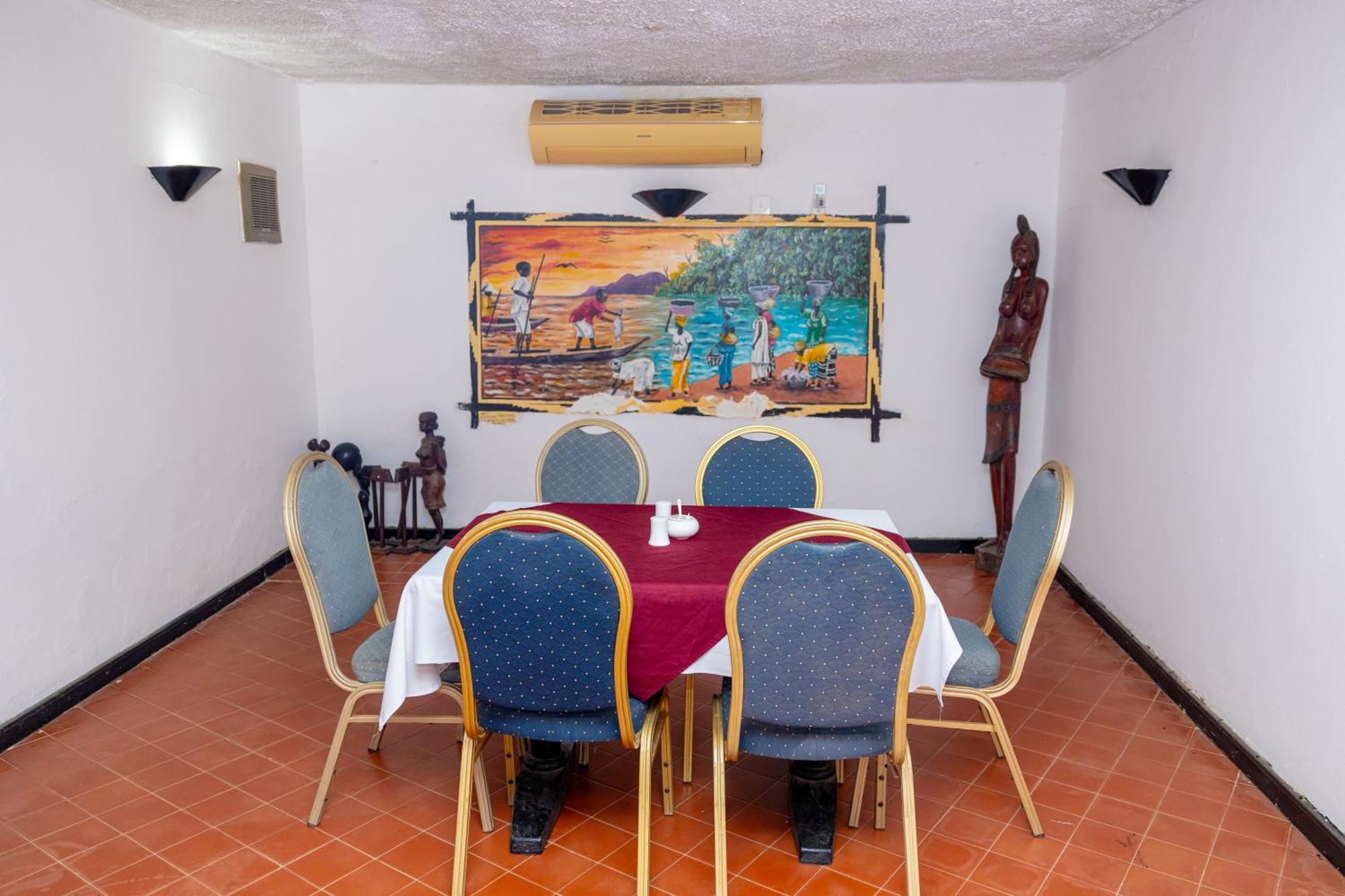 Sarges Hotel Serrekunda Dış mekan fotoğraf