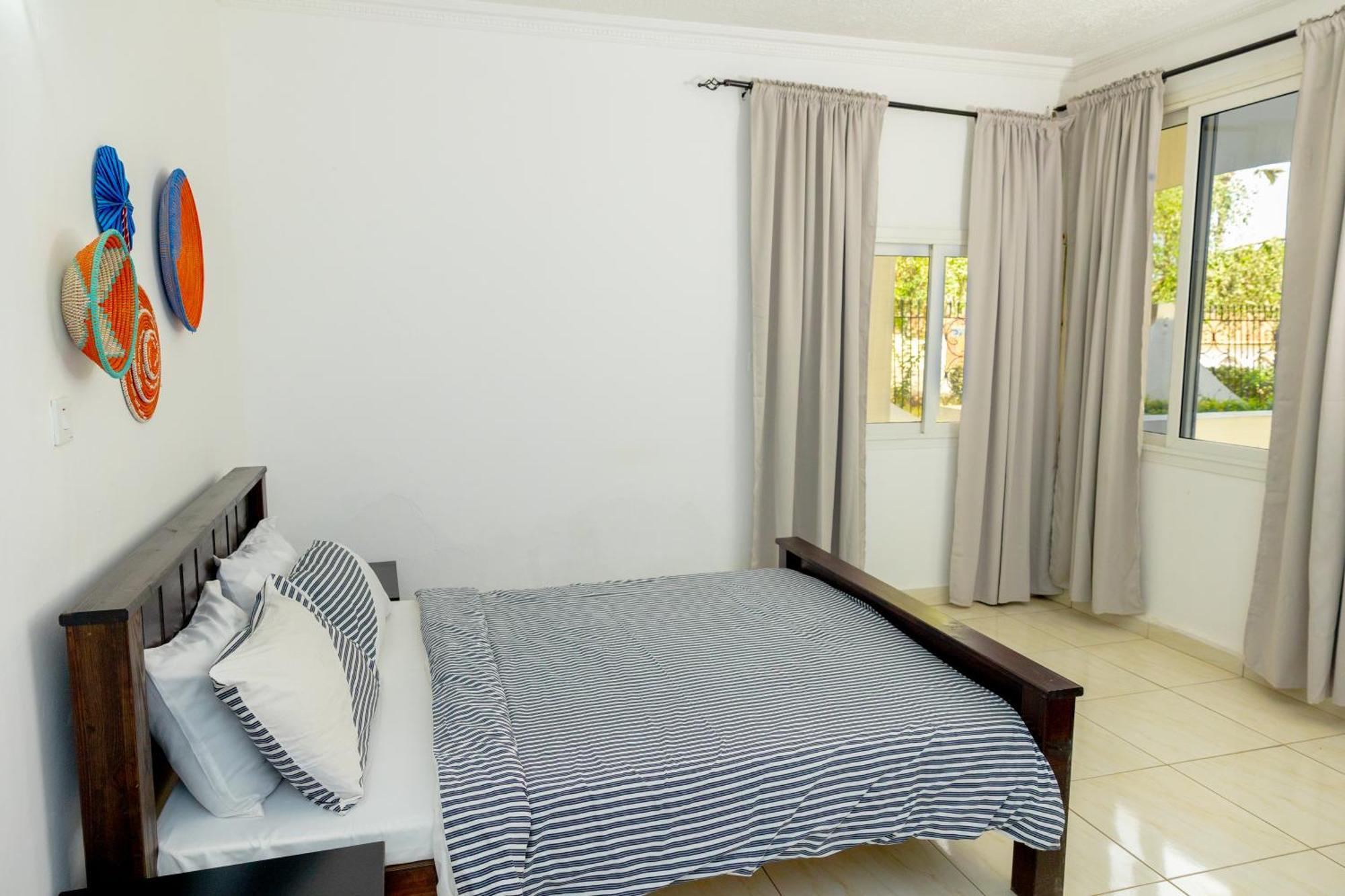 Sarges Hotel Serrekunda Dış mekan fotoğraf
