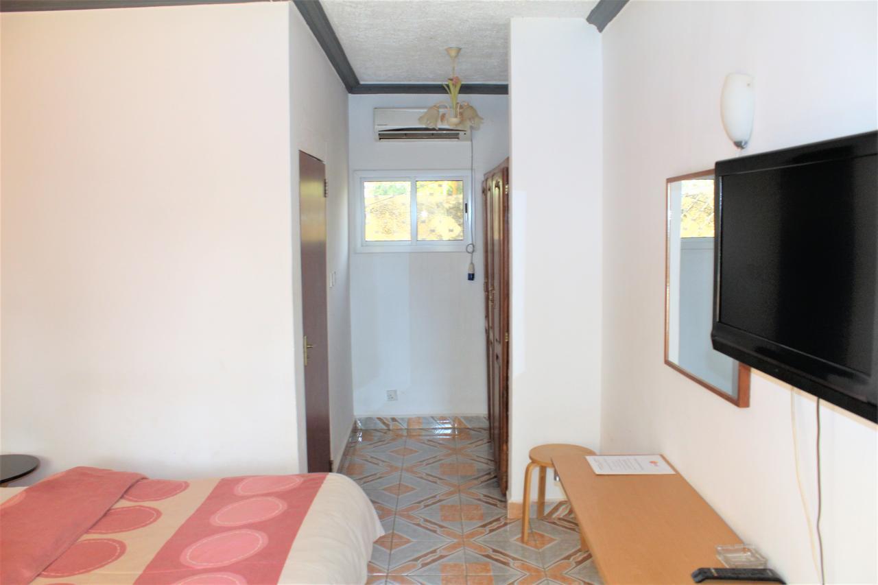Sarges Hotel Serrekunda Dış mekan fotoğraf